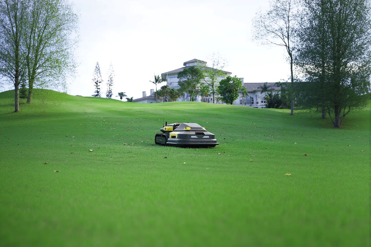 Yarbo in the field with RTK GPS Technology
